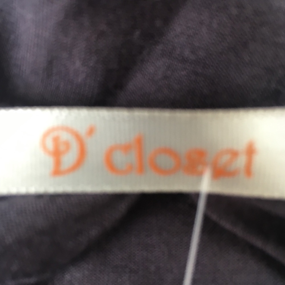 Pretty D’Closet Top with Braid Trim - Picture 5 of 5